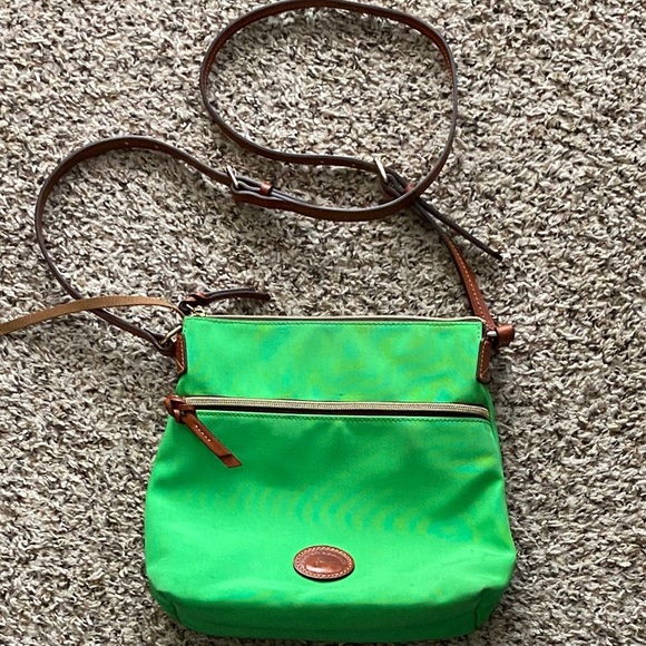 Dooney and Burke  Green Crossbody strap 30’ drop  waterproof - Picture 1 of 9